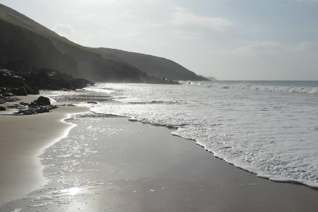 Galwad Y Mor A Coastal Escape In Pembrokeshire'S National Parks Villa Lamphey ภายนอก รูปภาพ